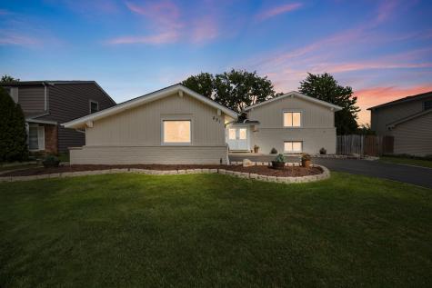 621 Newport Avenue Westmont IL 60559