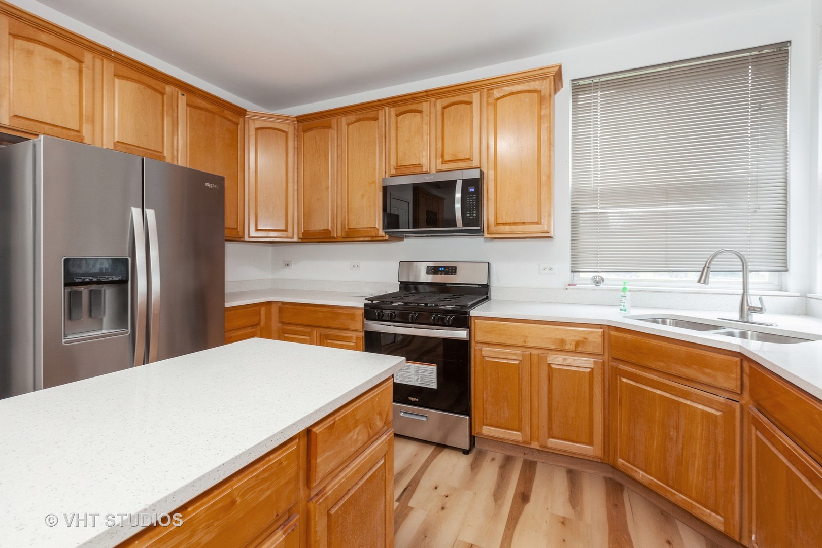 1110 Oakhill Drive Aurora IL 60502