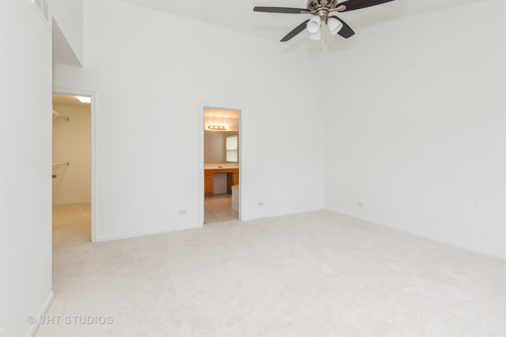 1110 Oakhill Drive Aurora IL 60502