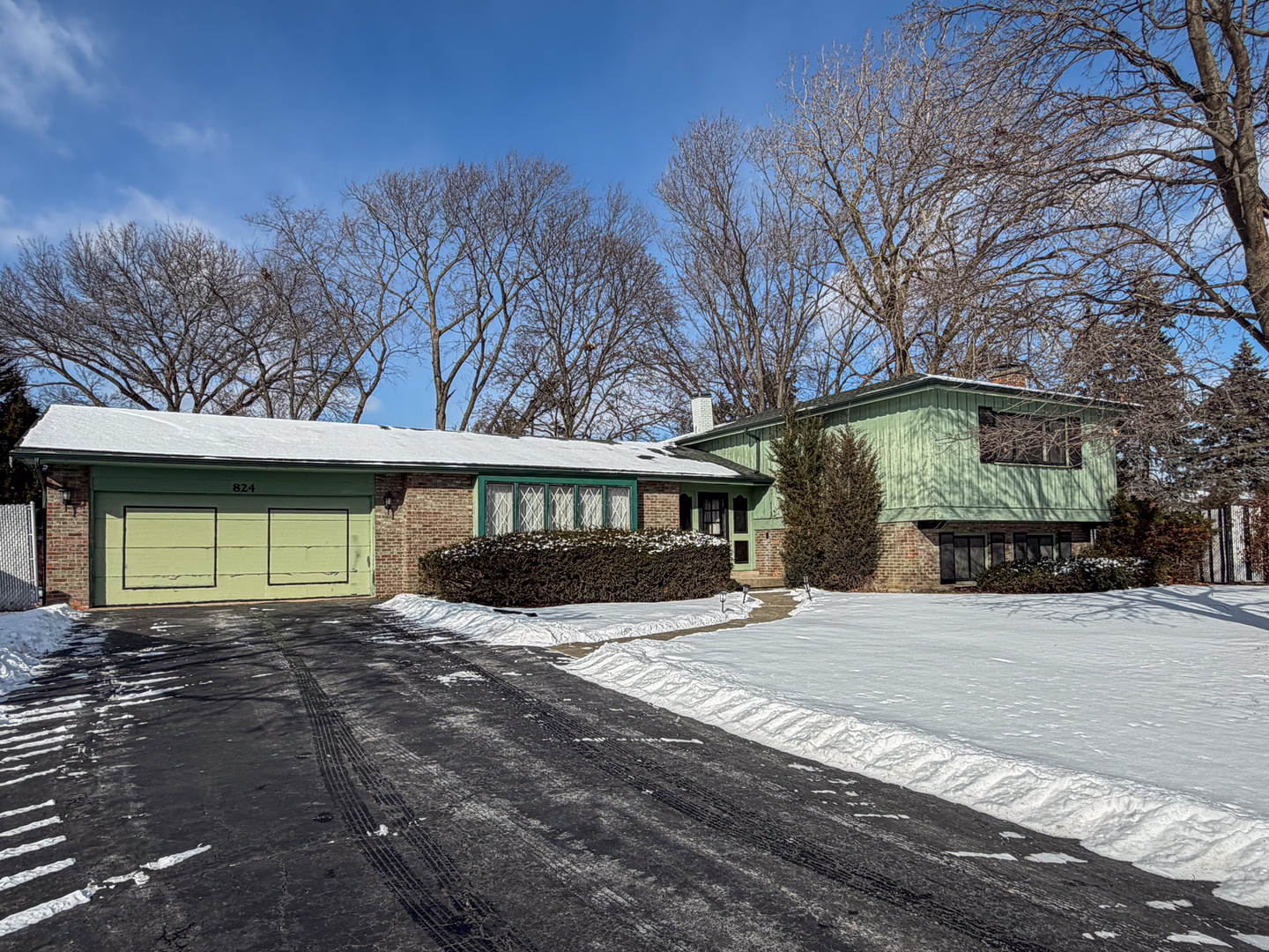 824 North Harrow Court Addison IL 60101