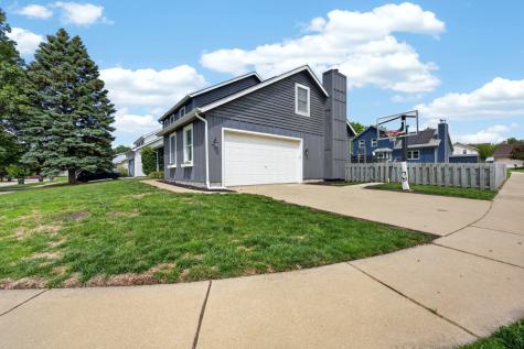 12 Boardwalk Circle Bloomington IL 61701