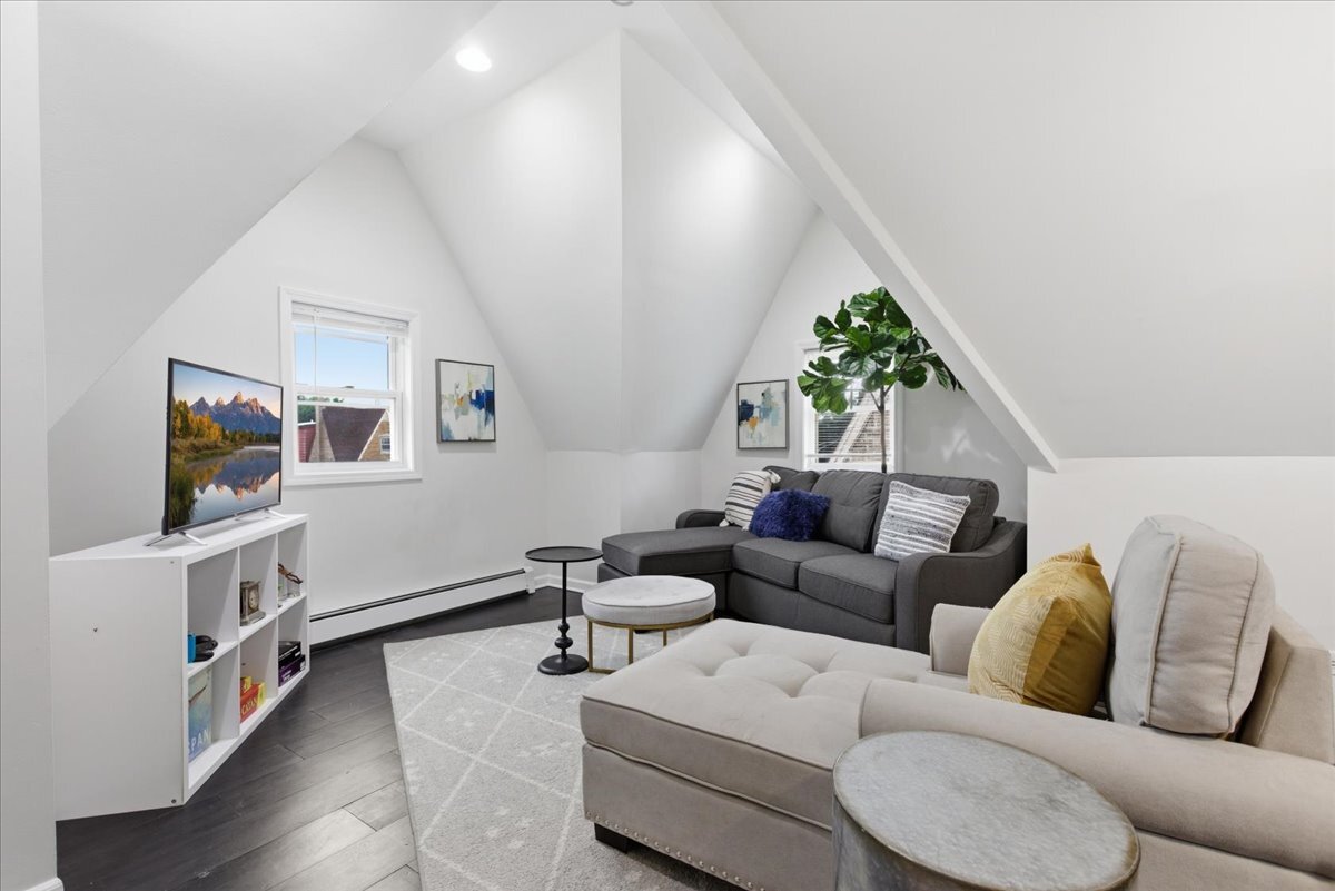 3241 North Normandy Avenue Chicago IL 60634