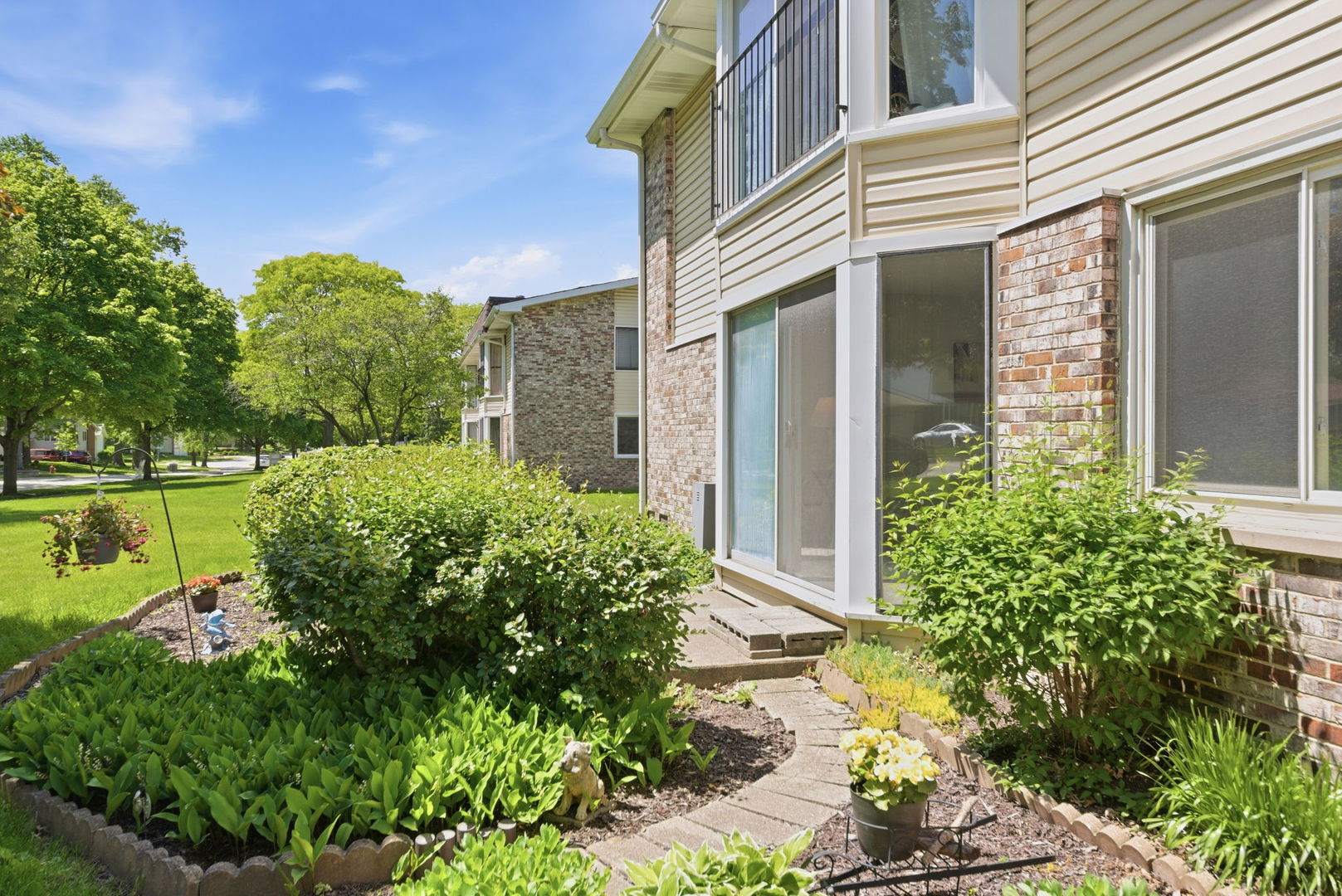 2630 Mitchell Drive Woodridge IL 60517