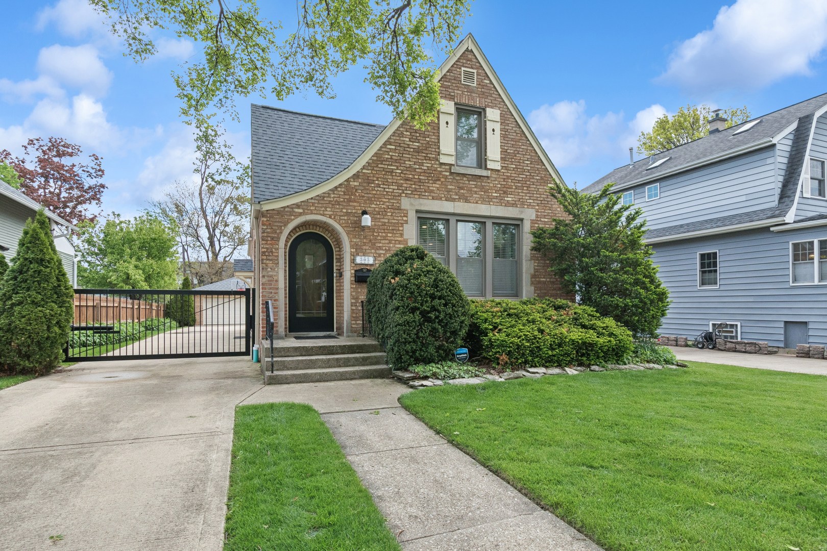 303 North Willow Road Elmhurst IL 60126
