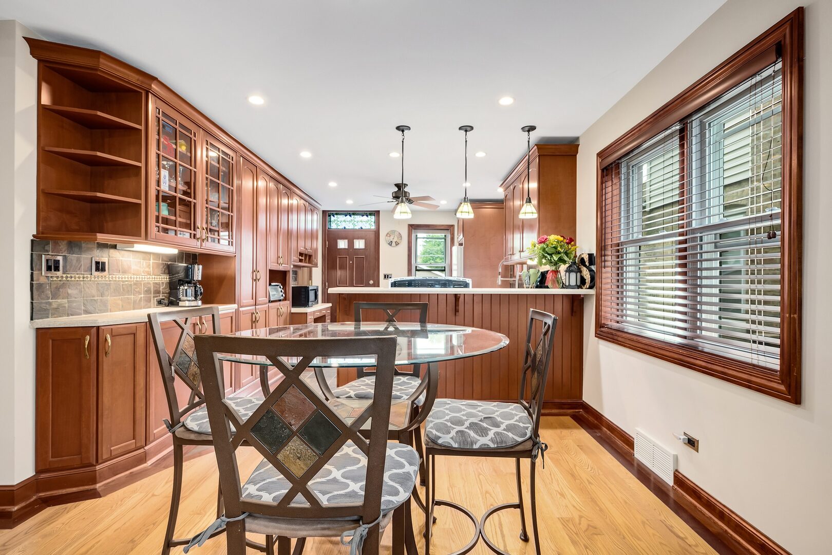 6217 South Mason Avenue Chicago IL 60638
