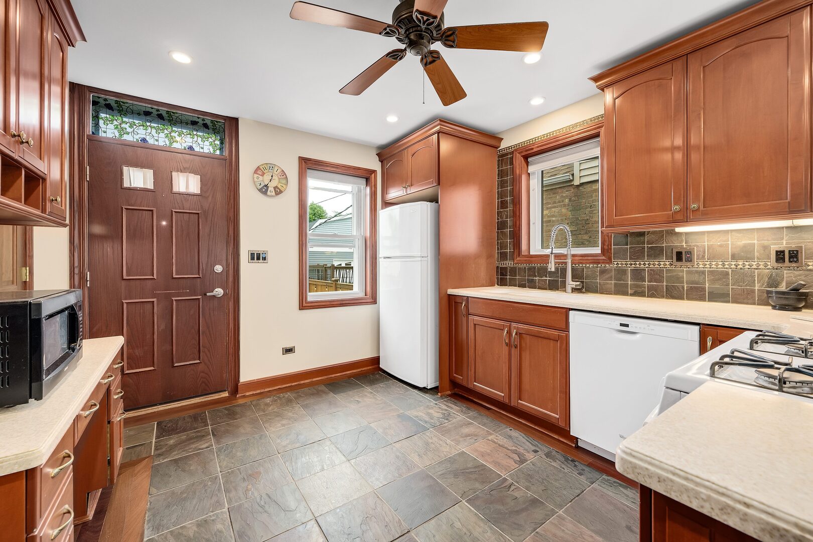 6217 South Mason Avenue Chicago IL 60638