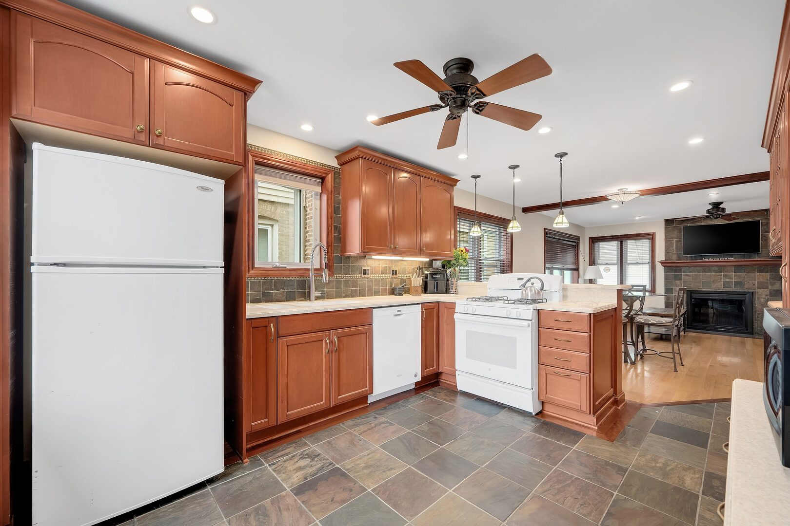 6217 South Mason Avenue Chicago IL 60638