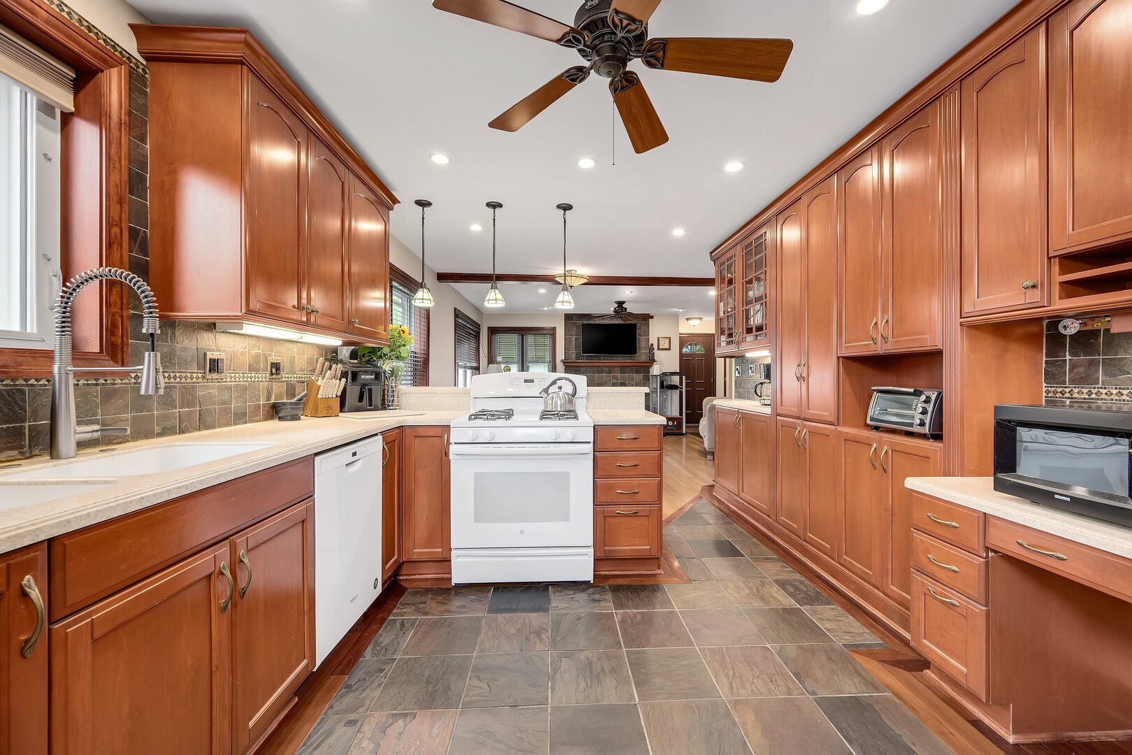 6217 South Mason Avenue Chicago IL 60638