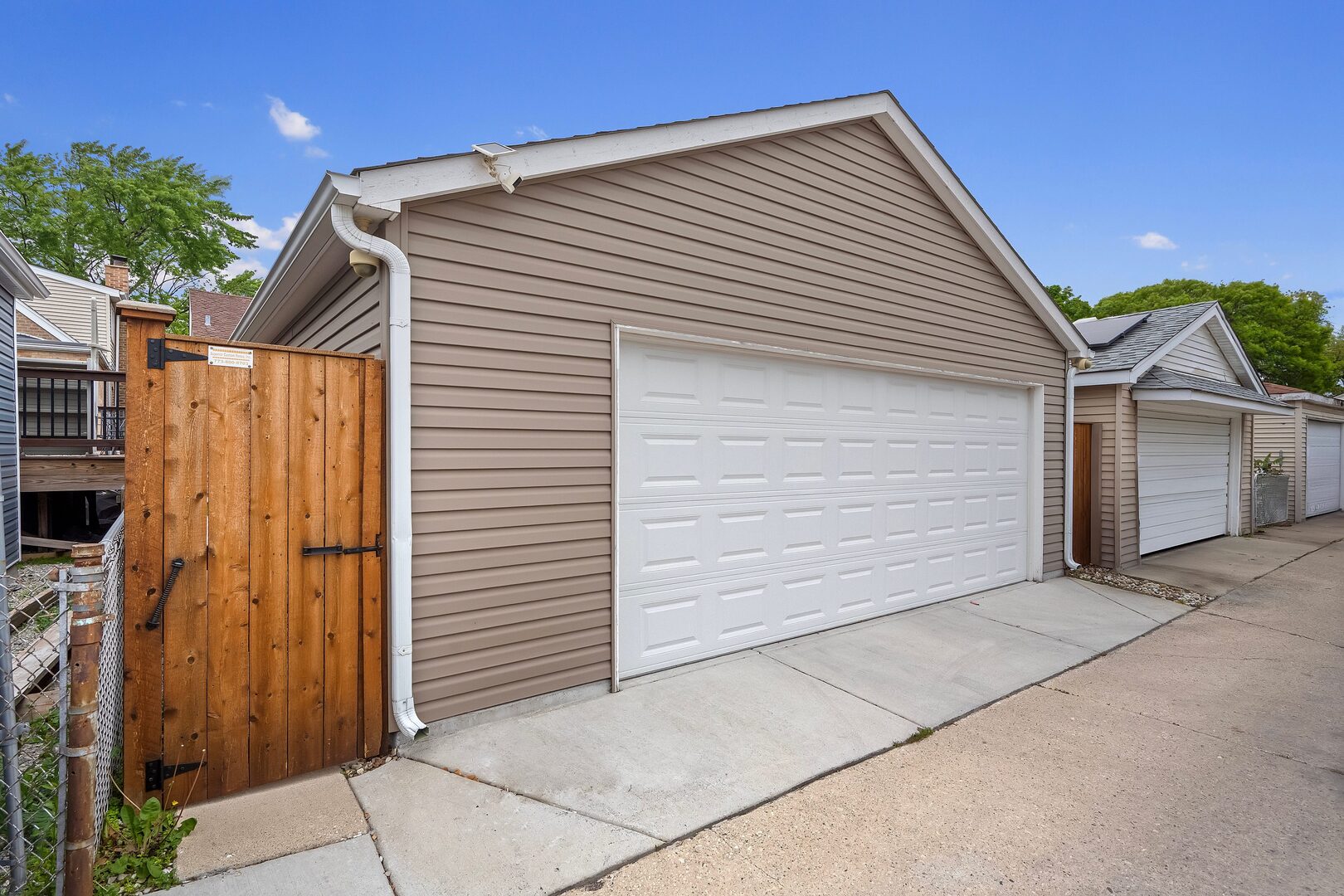 6217 South Mason Avenue Chicago IL 60638