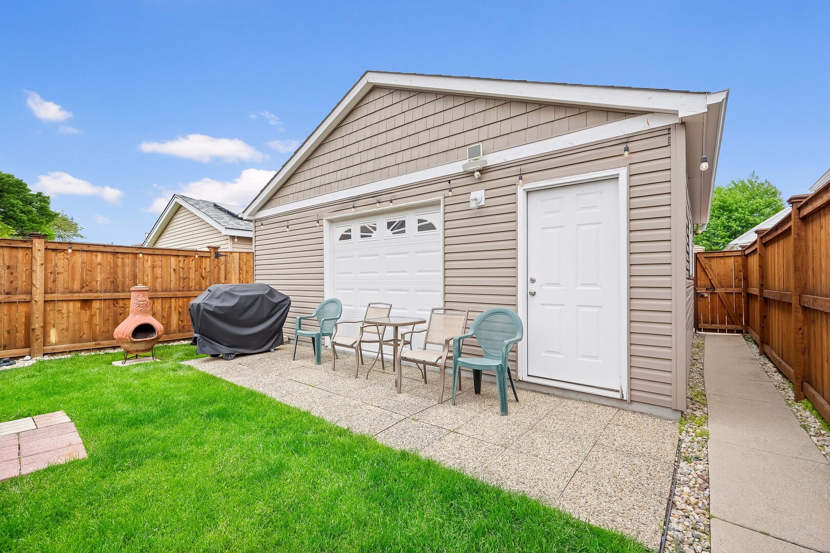 6217 South Mason Avenue Chicago IL 60638