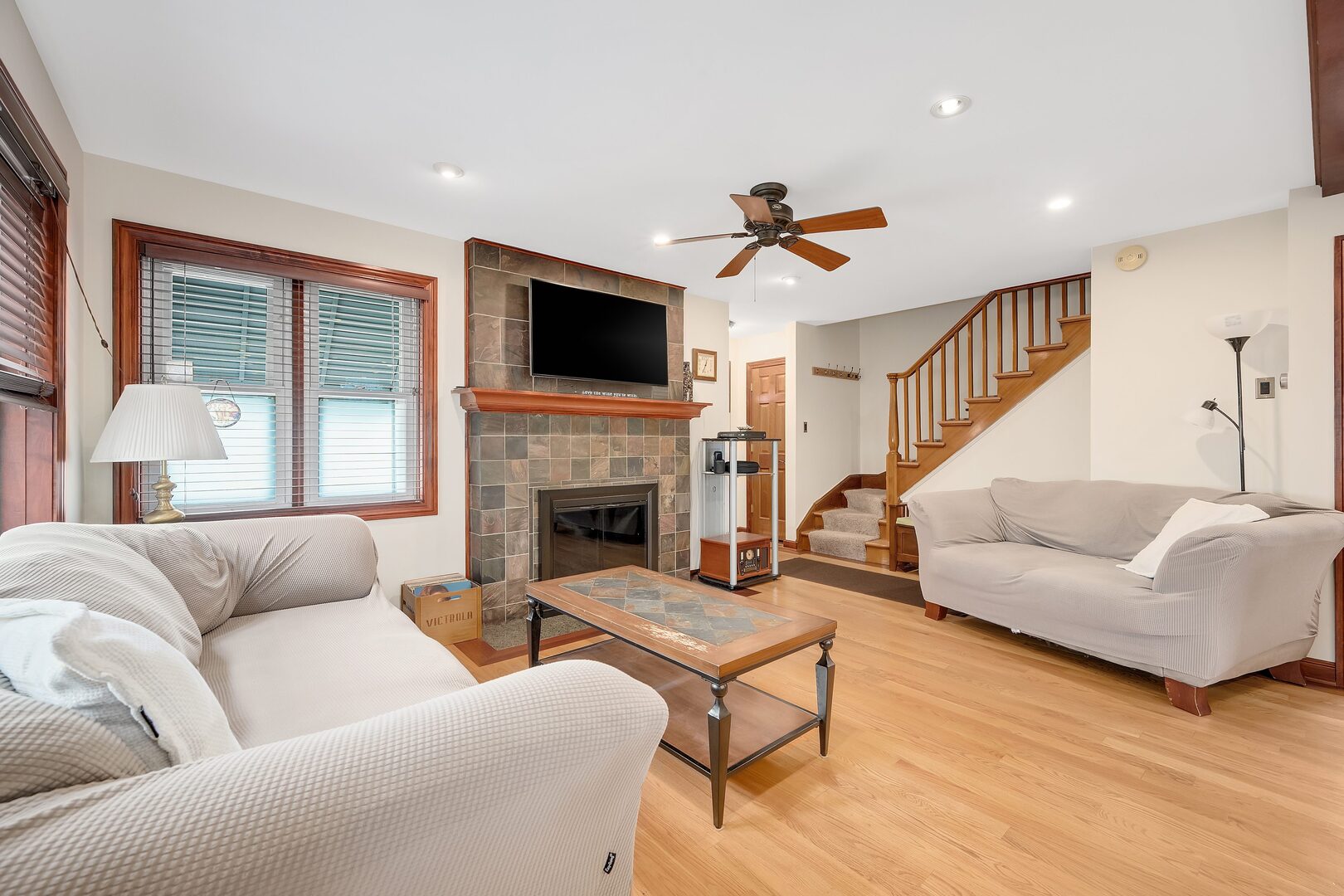6217 South Mason Avenue Chicago IL 60638