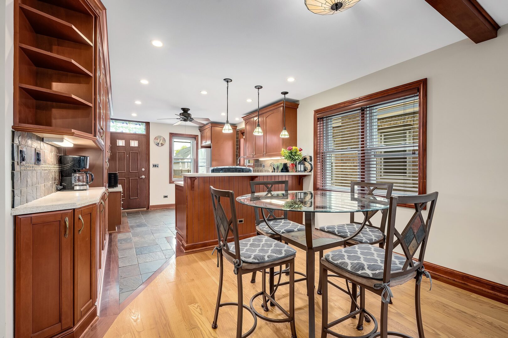 6217 South Mason Avenue Chicago IL 60638