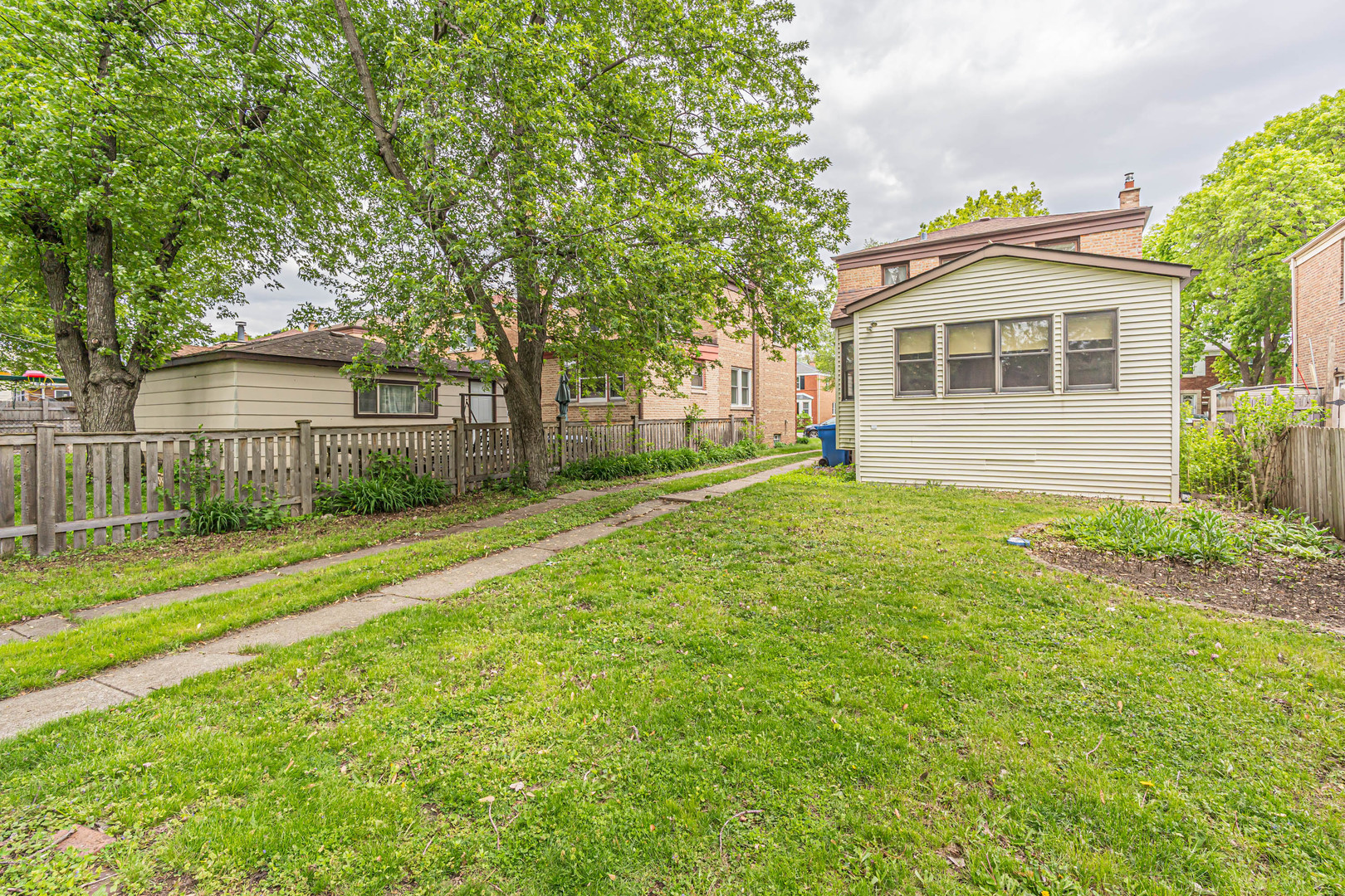 9932 South Maplewood Avenue Chicago IL 60655