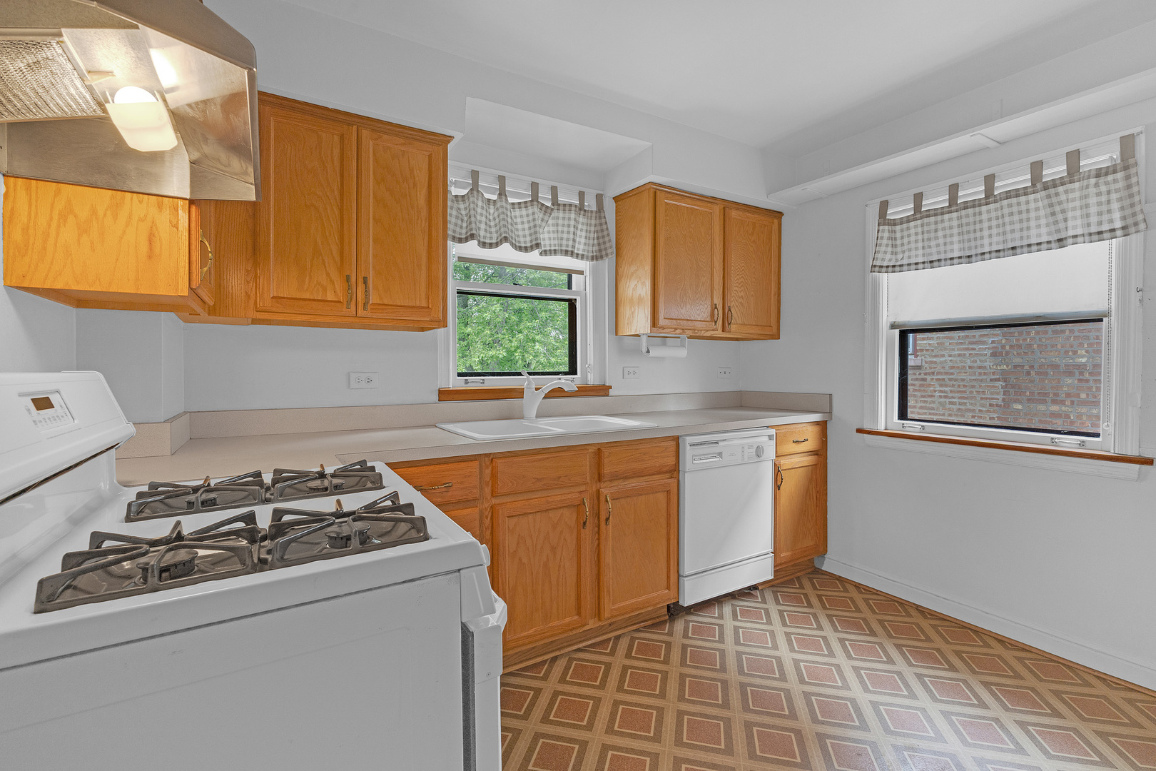 9932 South Maplewood Avenue Chicago IL 60655