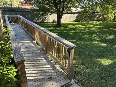 1611 Indian Avenue Aurora IL 60505