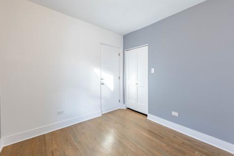 2038 East 73rd Street Chicago IL 60649