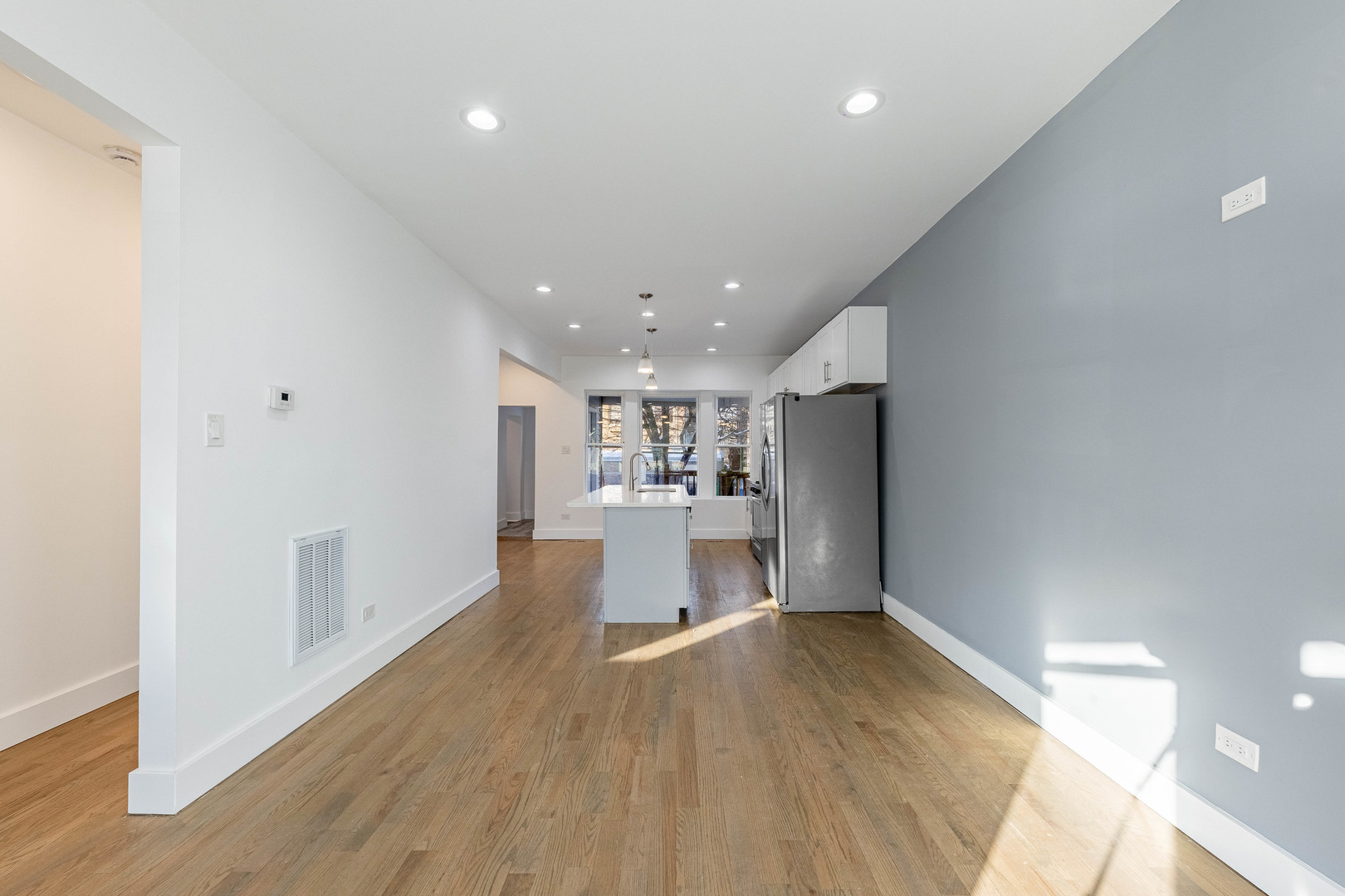 2038 East 73rd Street Chicago IL 60649