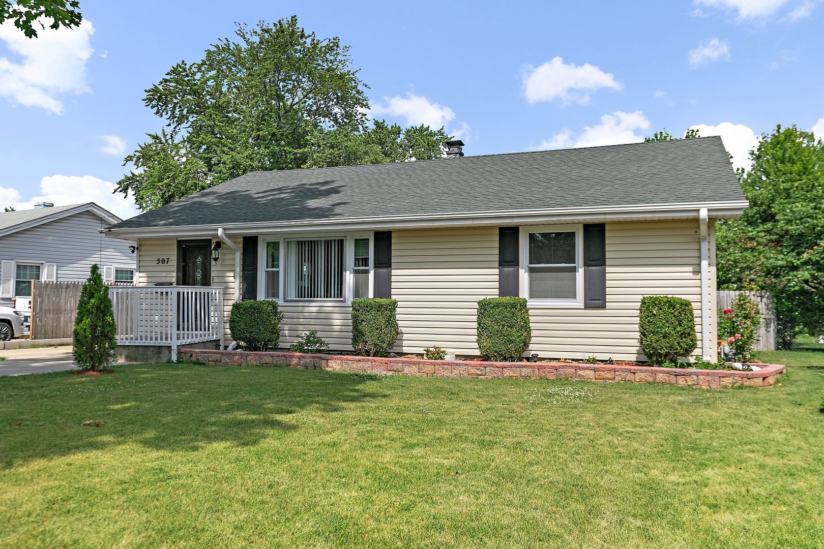 507 Westgate Drive Aurora IL 60506