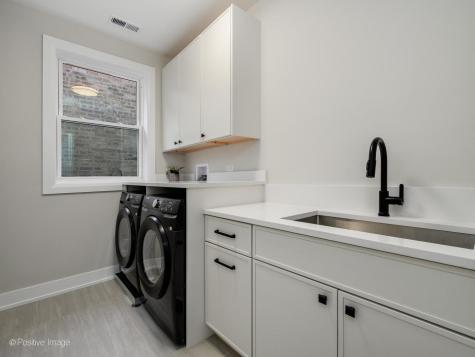 3055 North Christiana Avenue Chicago IL 60618