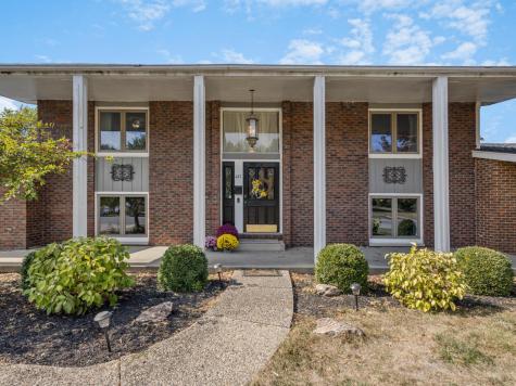 411 Crestwood Drive Arthur IL 61911