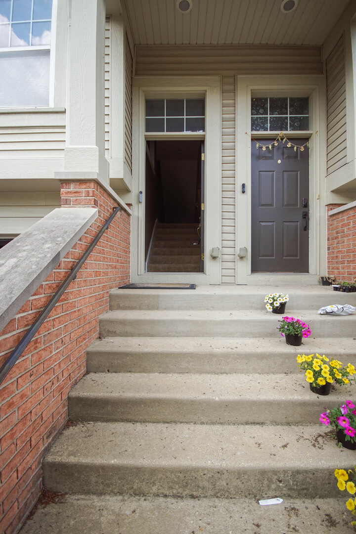 3373 Kentshire Square Aurora IL 60504