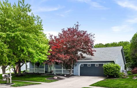 25 Bay Pointe Drive Bloomington IL 61704