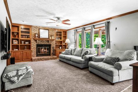25 Bay Pointe Drive Bloomington IL 61704