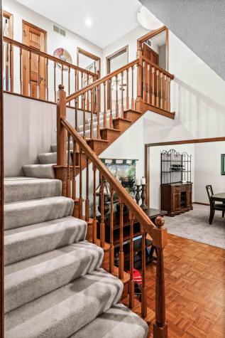 25 Bay Pointe Drive Bloomington IL 61704