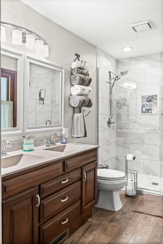 25 Bay Pointe Drive Bloomington IL 61704