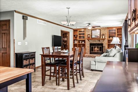 25 Bay Pointe Drive Bloomington IL 61704