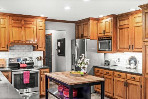 25 Bay Pointe Drive Bloomington IL 61704