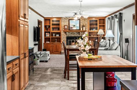 25 Bay Pointe Drive Bloomington IL 61704