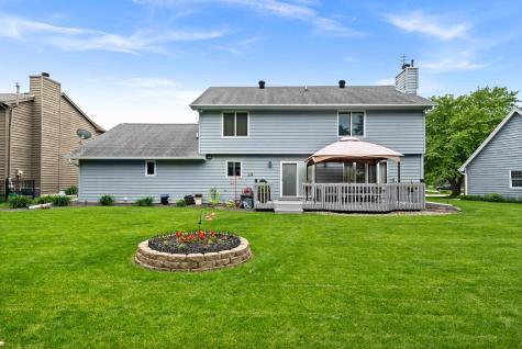 25 Bay Pointe Drive Bloomington IL 61704