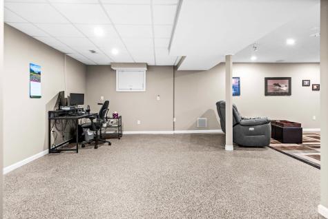 25 Bay Pointe Drive Bloomington IL 61704