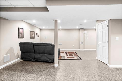 25 Bay Pointe Drive Bloomington IL 61704