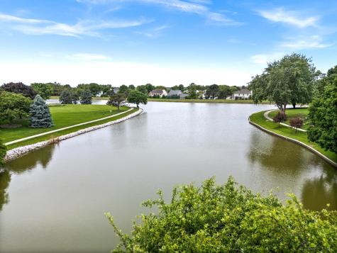 25 Bay Pointe Drive Bloomington IL 61704