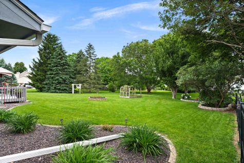 25 Bay Pointe Drive Bloomington IL 61704