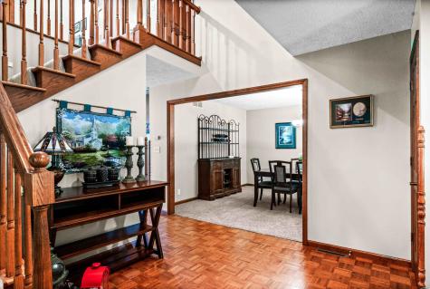 25 Bay Pointe Drive Bloomington IL 61704