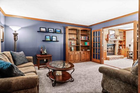25 Bay Pointe Drive Bloomington IL 61704