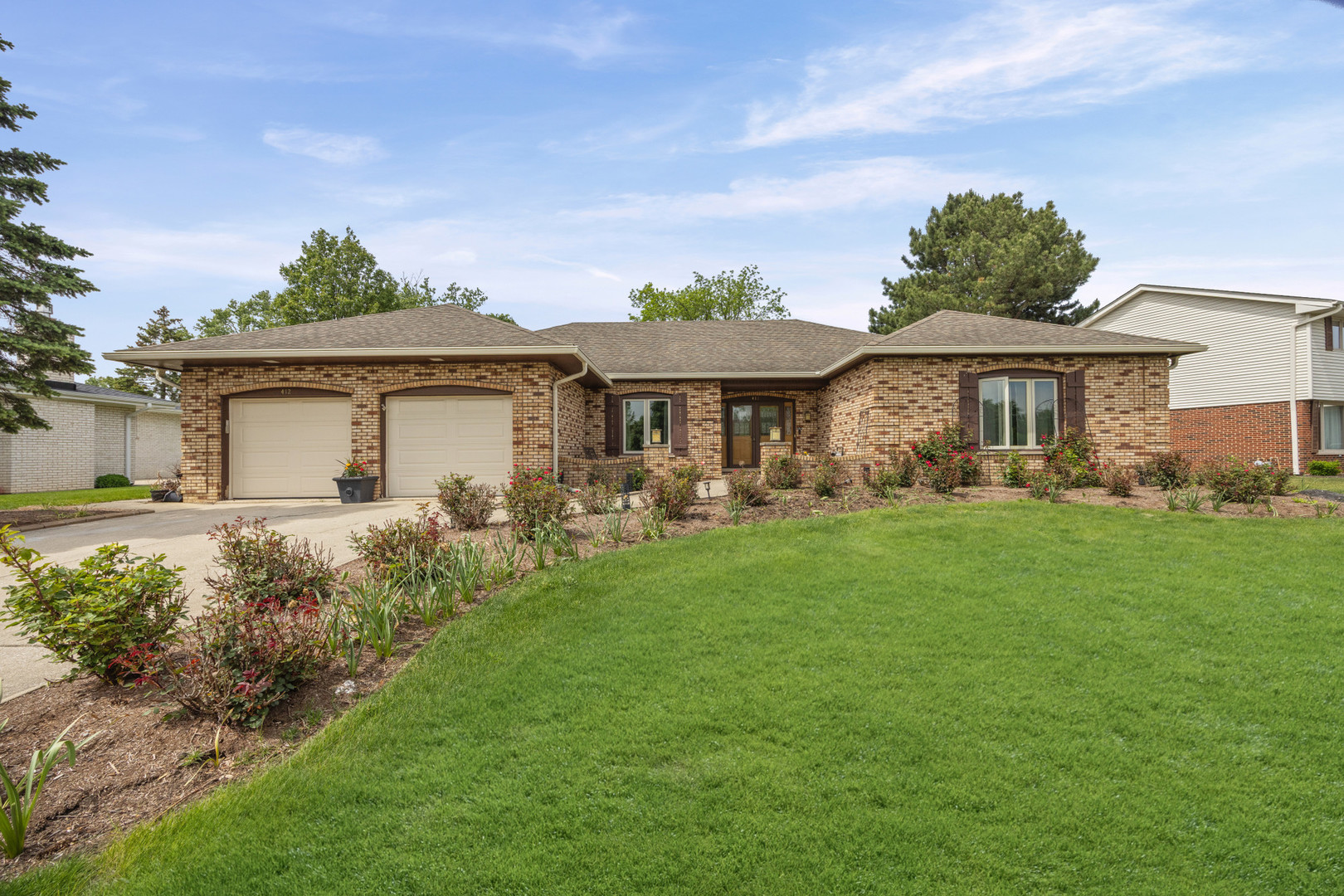 412 Stratford Lane Willowbrook IL 60527