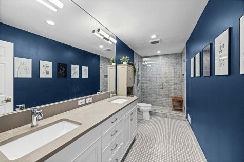 412 Stratford Lane Willowbrook IL 60527