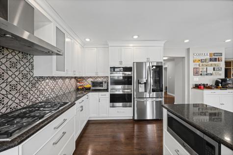 412 Stratford Lane Willowbrook IL 60527