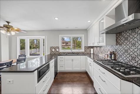 412 Stratford Lane Willowbrook IL 60527