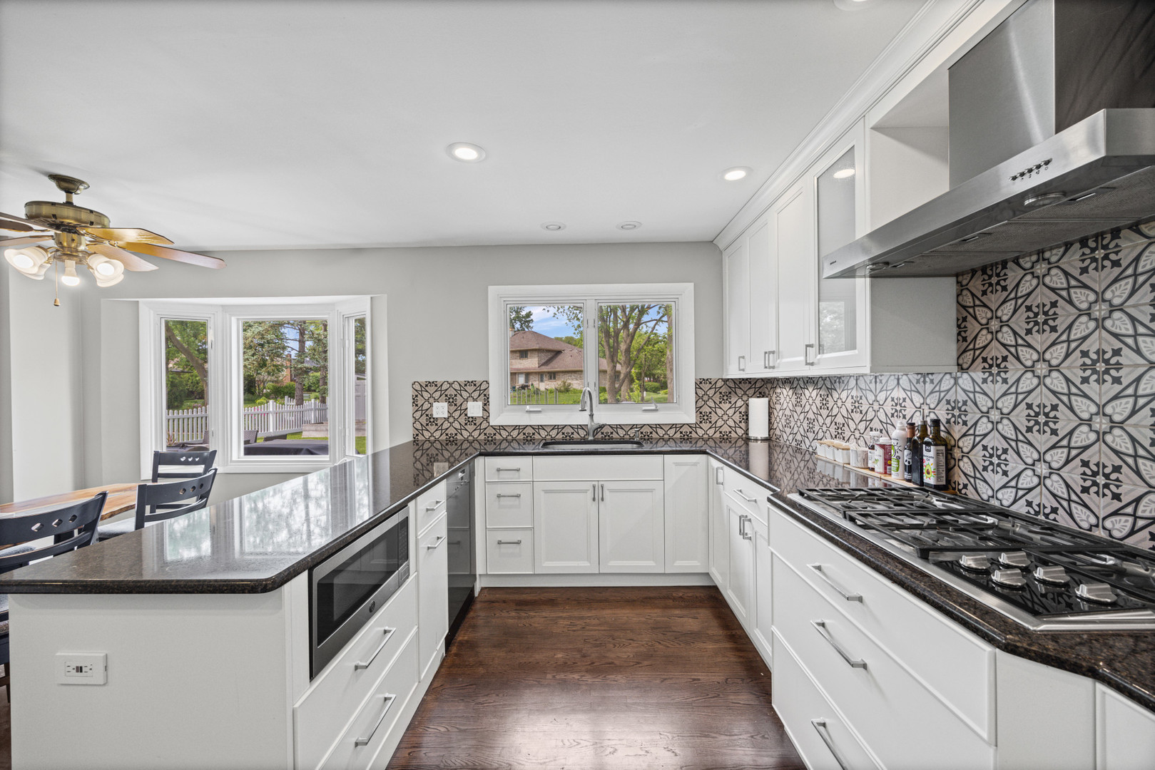 412 Stratford Lane Willowbrook IL 60527