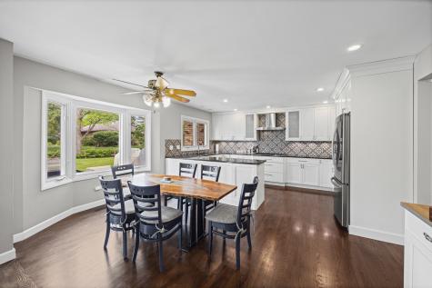 412 Stratford Lane Willowbrook IL 60527