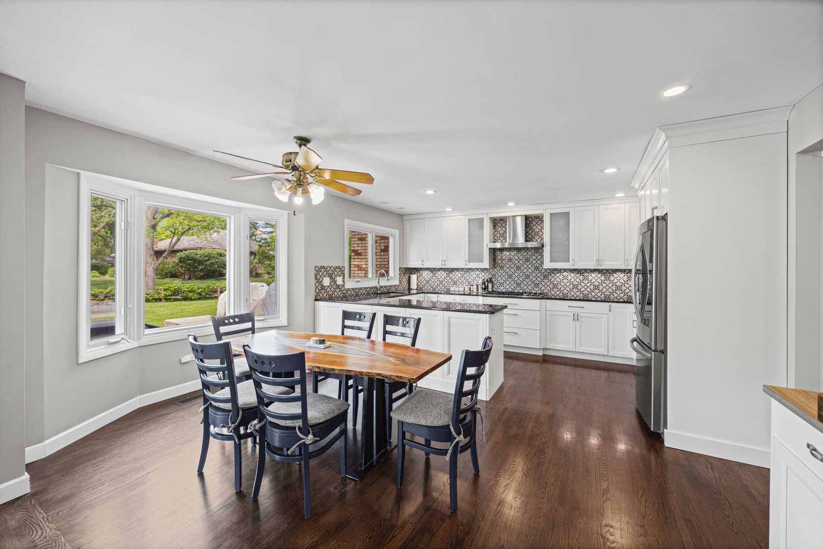 412 Stratford Lane Willowbrook IL 60527