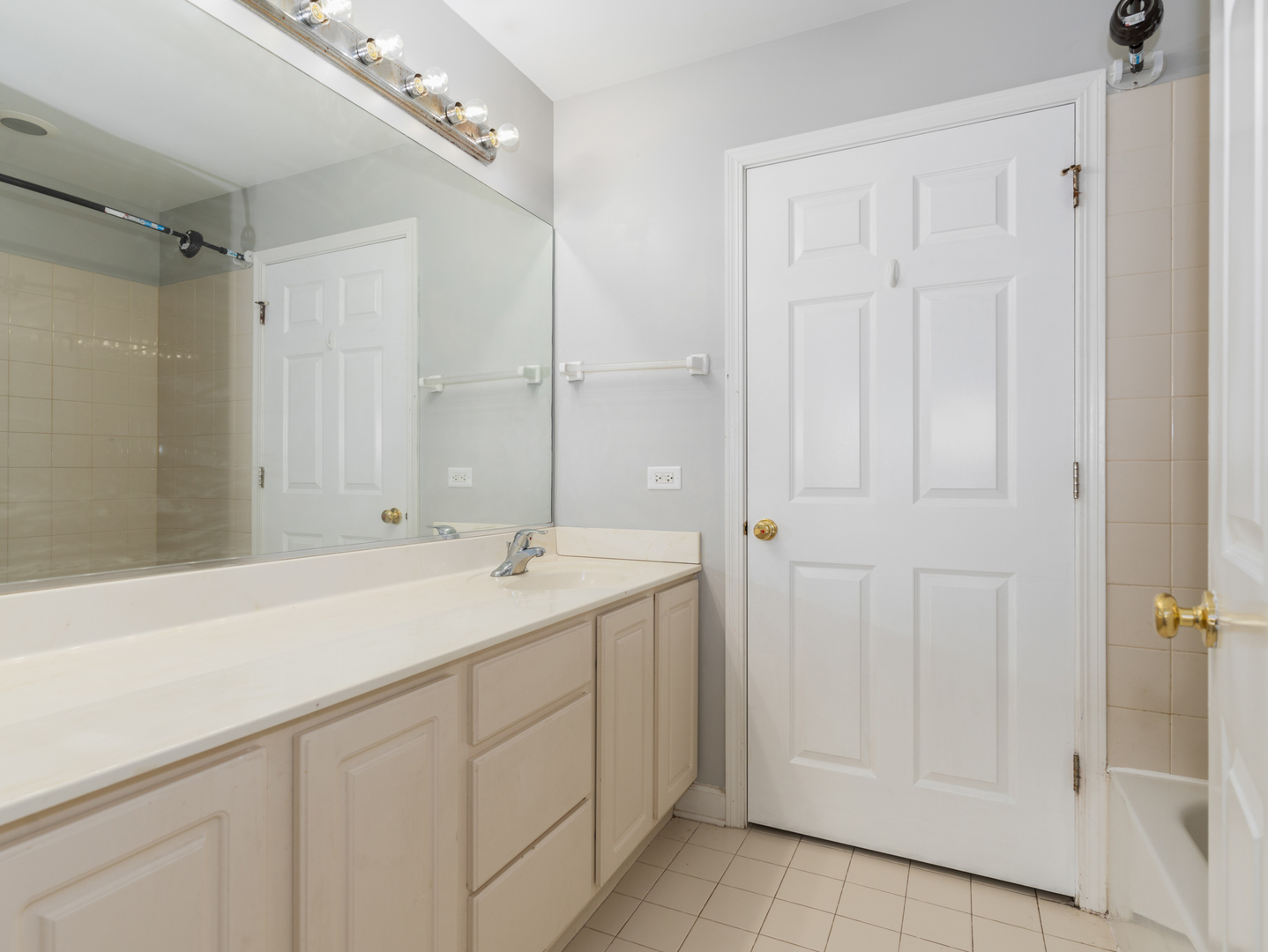 2 Ava Court Bolingbrook IL 60440