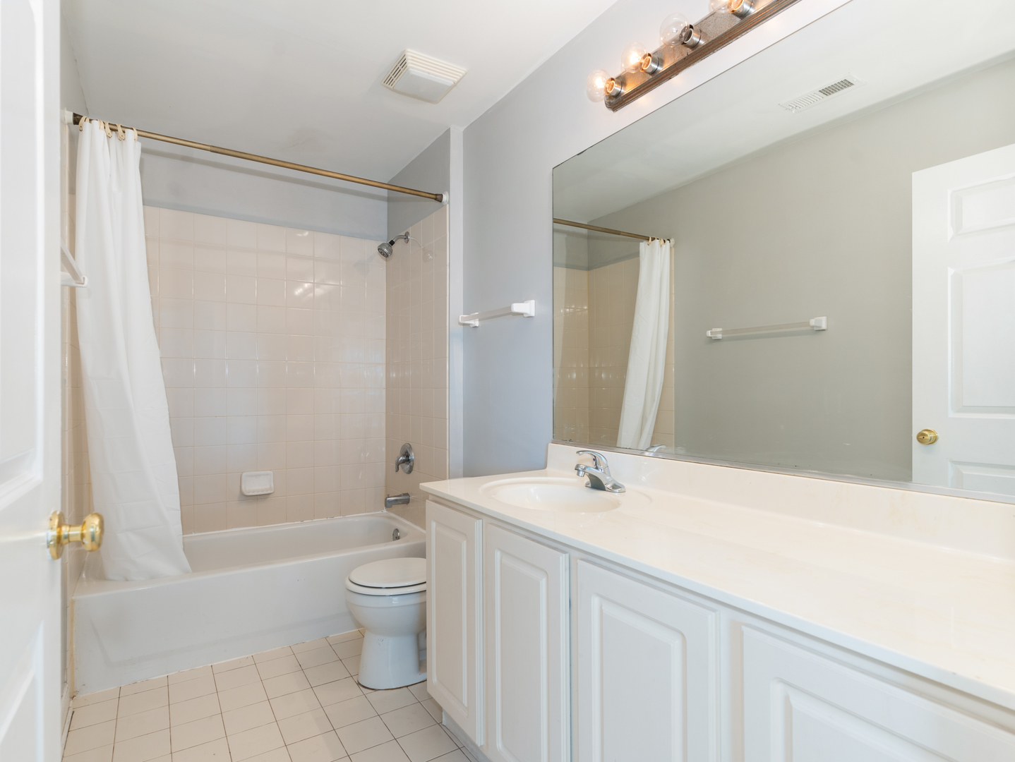 2 Ava Court Bolingbrook IL 60440