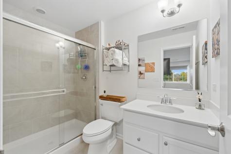 1999 Kingsley Circle Northbrook IL 60062