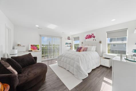 1999 Kingsley Circle Northbrook IL 60062